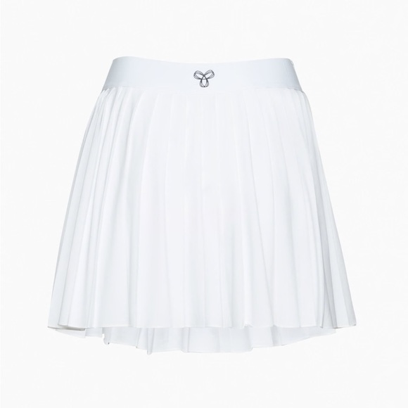 [SOLD] TNA TnAction white tennis skirt with shorts (M) 🎾🤍 - Picture 4 of 8